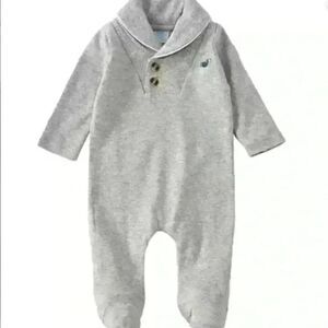 Edgehill Collection Heathered gray collared footed one piece cotton EUC. Size 3m